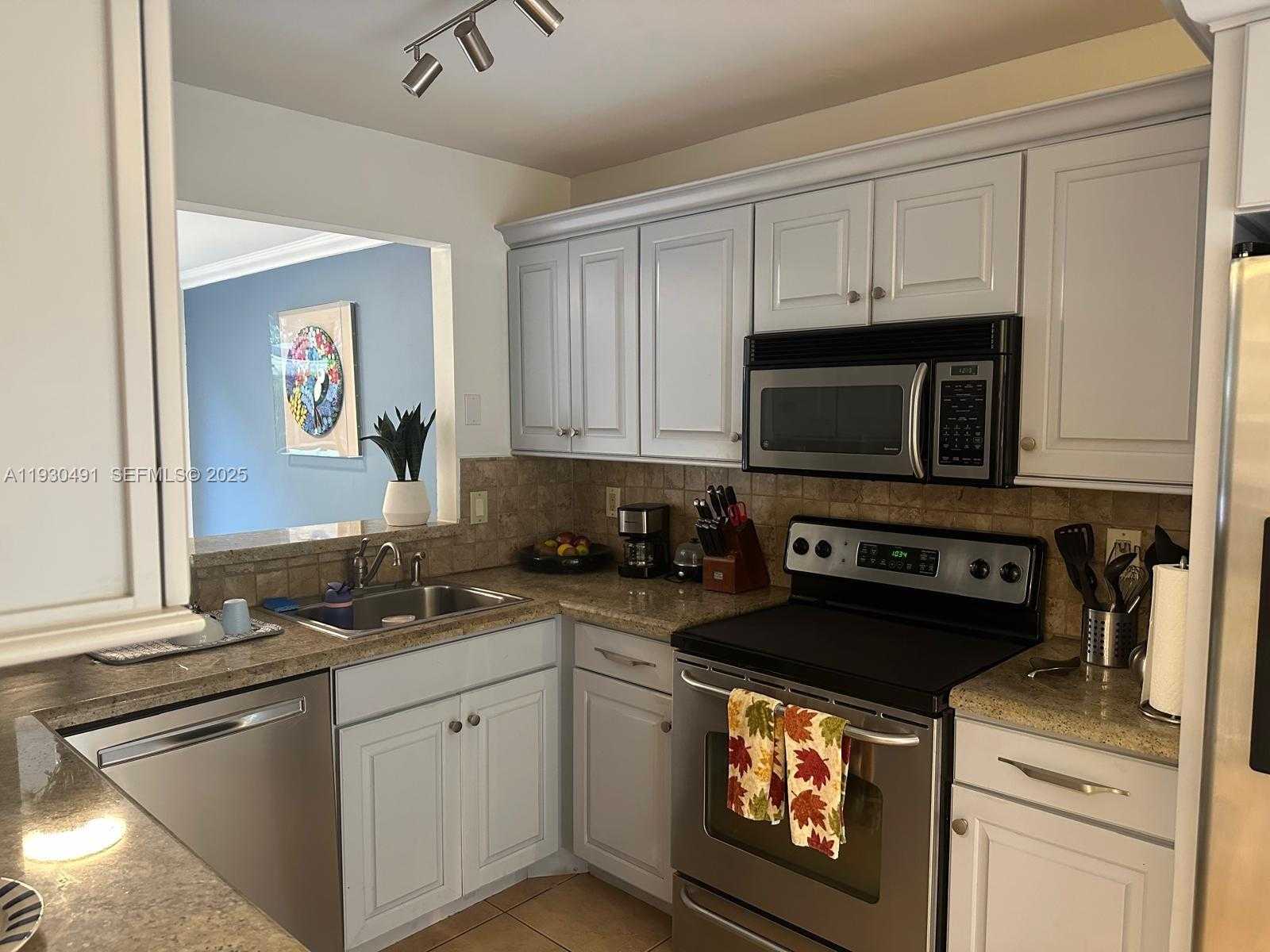 Small Image of 9805 COSTA DEL SOL BLVD #C-102, Doral Number 10