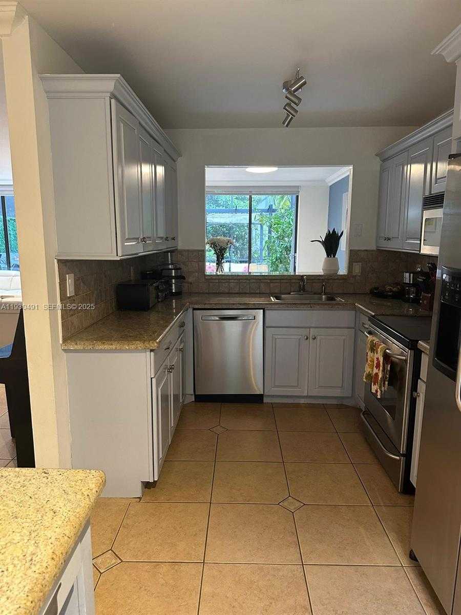 Small Image of 9805 COSTA DEL SOL BLVD #C-102, Doral Number 11