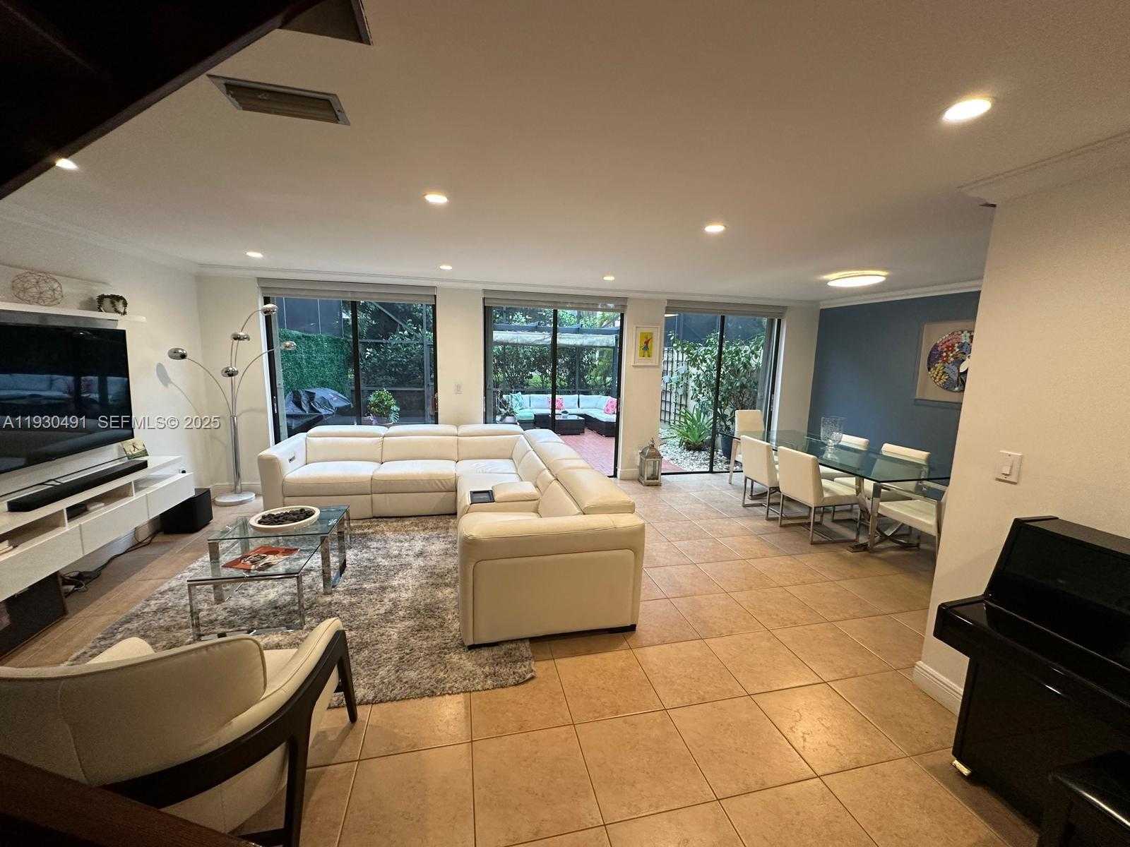 Small Image of 9805 COSTA DEL SOL BLVD #C-102, Doral Number 2