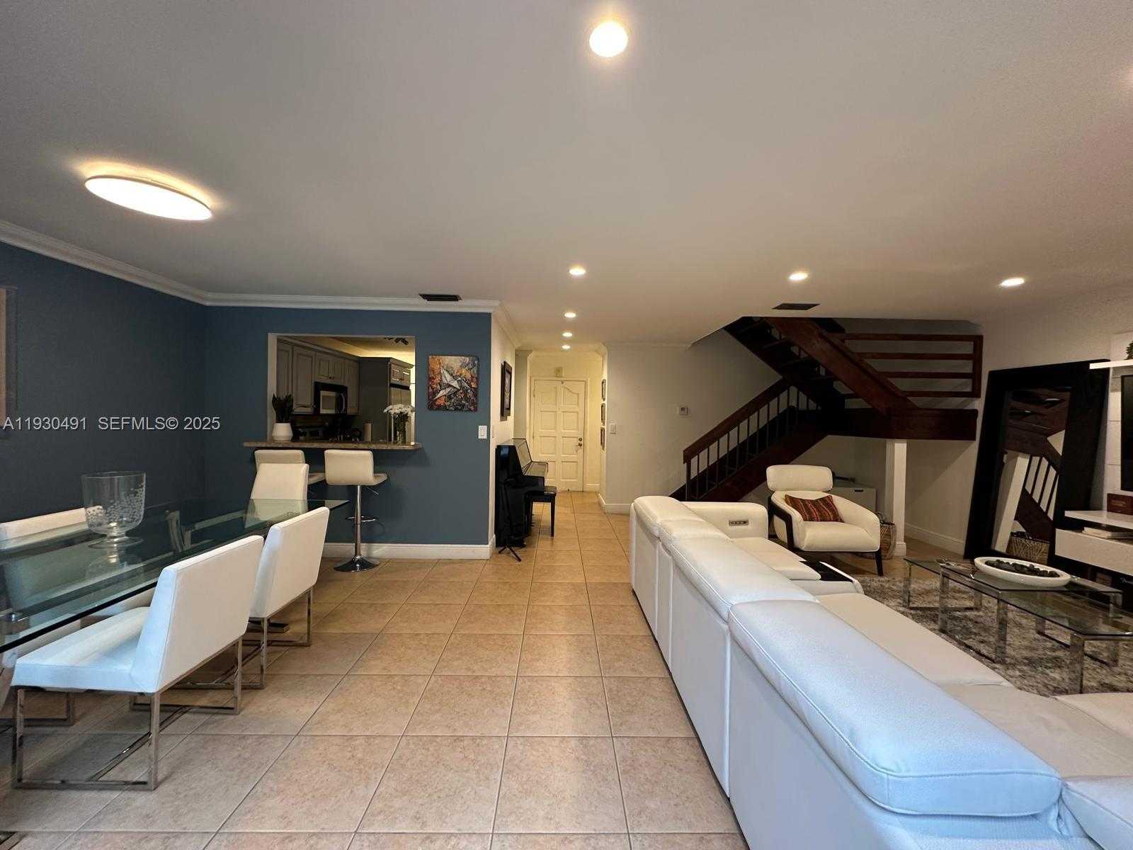 Small Image of 9805 COSTA DEL SOL BLVD #C-102, Doral Number 4