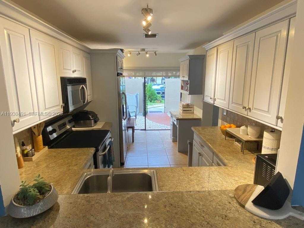 Small Image of 9805 COSTA DEL SOL BLVD #C-102, Doral Number 9