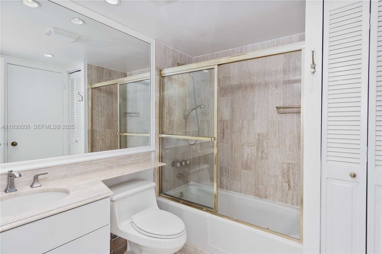 Small Image of 2 GROVE ISLE DR #B703, Miami Number 7