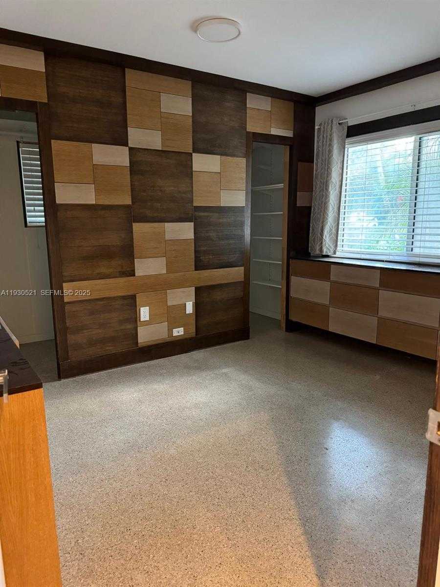 Small Image of 985 NORTH EAST 115TH ST, Biscayne Park Number 17