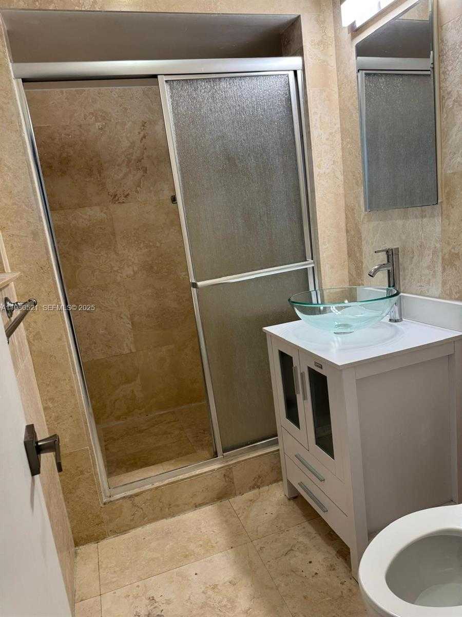 Small Image of 985 NORTH EAST 115TH ST, Biscayne Park Number 19