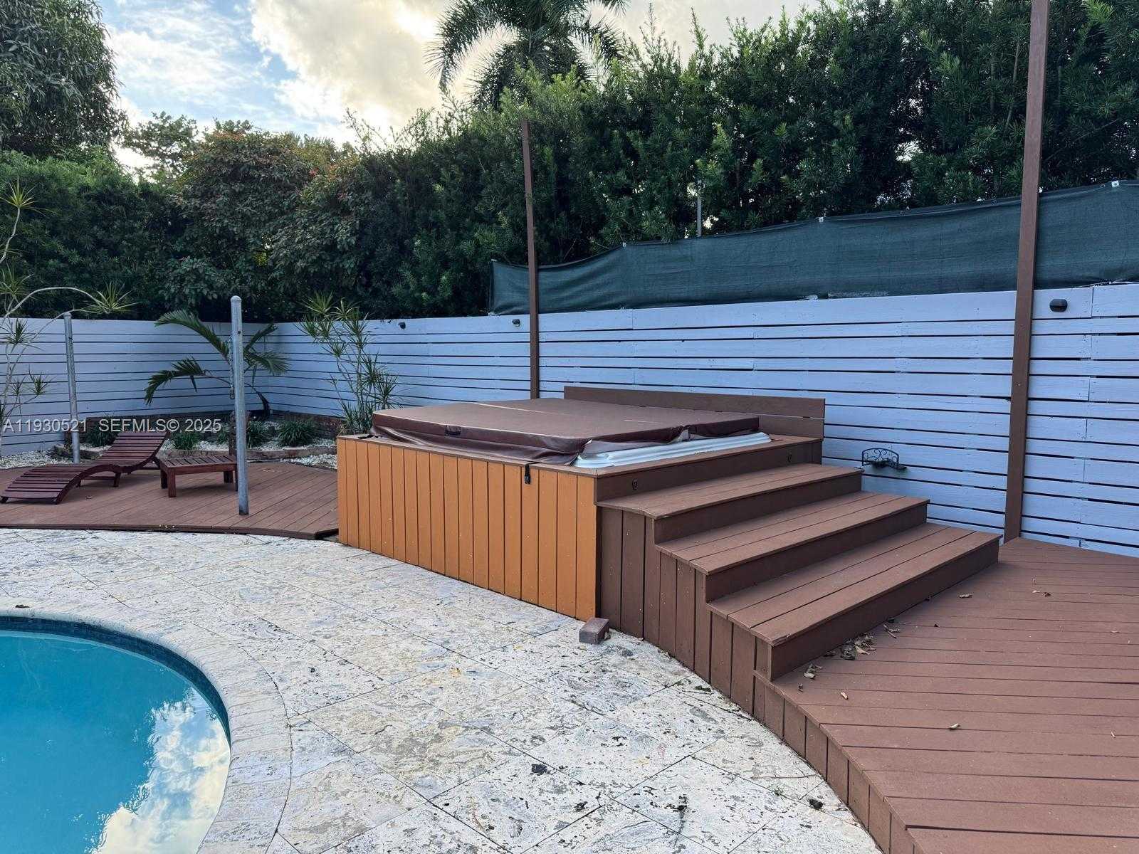 Small Image of 985 NORTH EAST 115TH ST, Biscayne Park Number 26