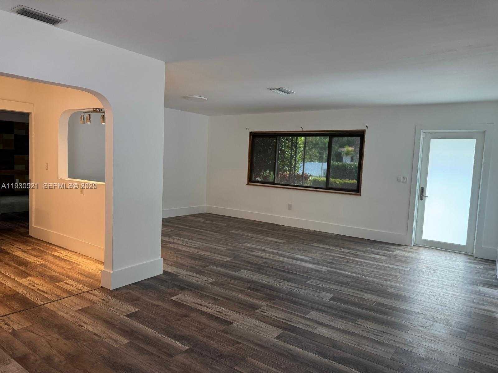 Small Image of 985 NORTH EAST 115TH ST, Biscayne Park Number 3