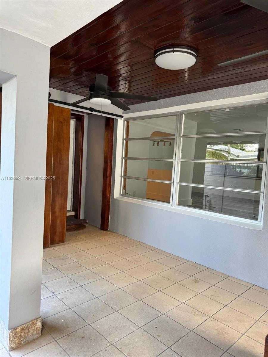 Small Image of 985 NORTH EAST 115TH ST, Biscayne Park Number 32