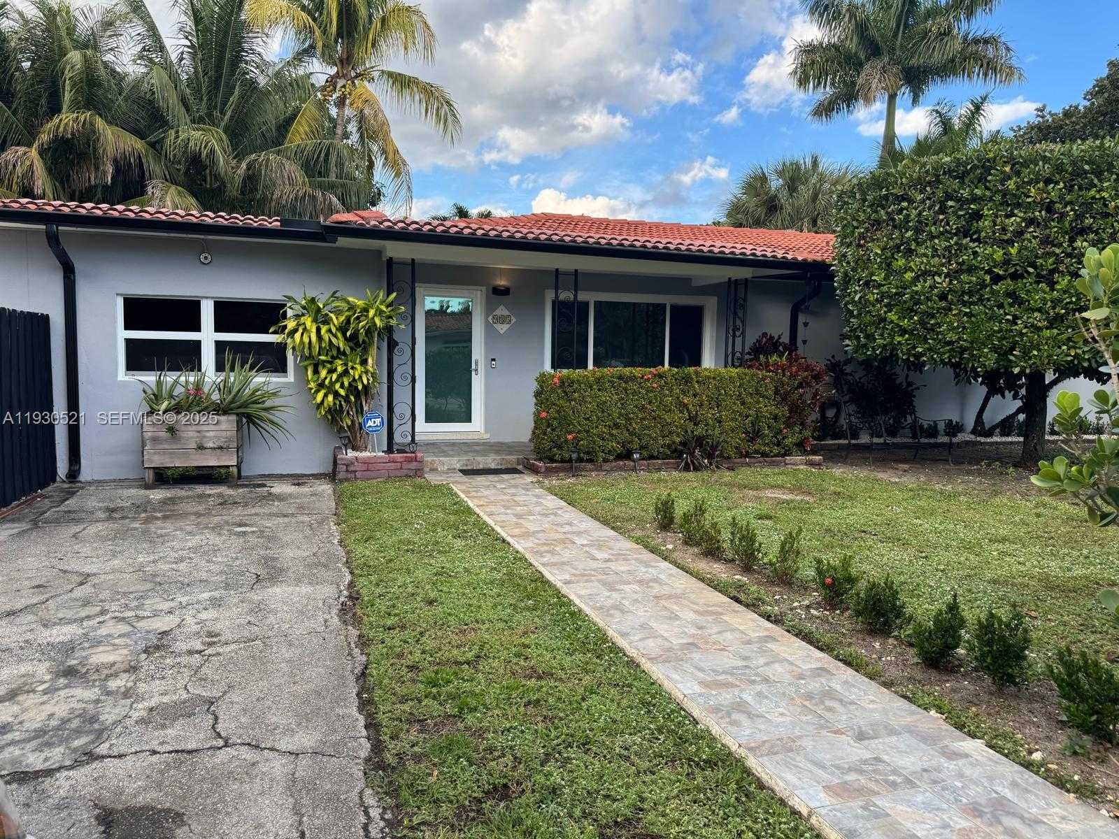 Small Image of 985 NORTH EAST 115TH ST, Biscayne Park Number 37