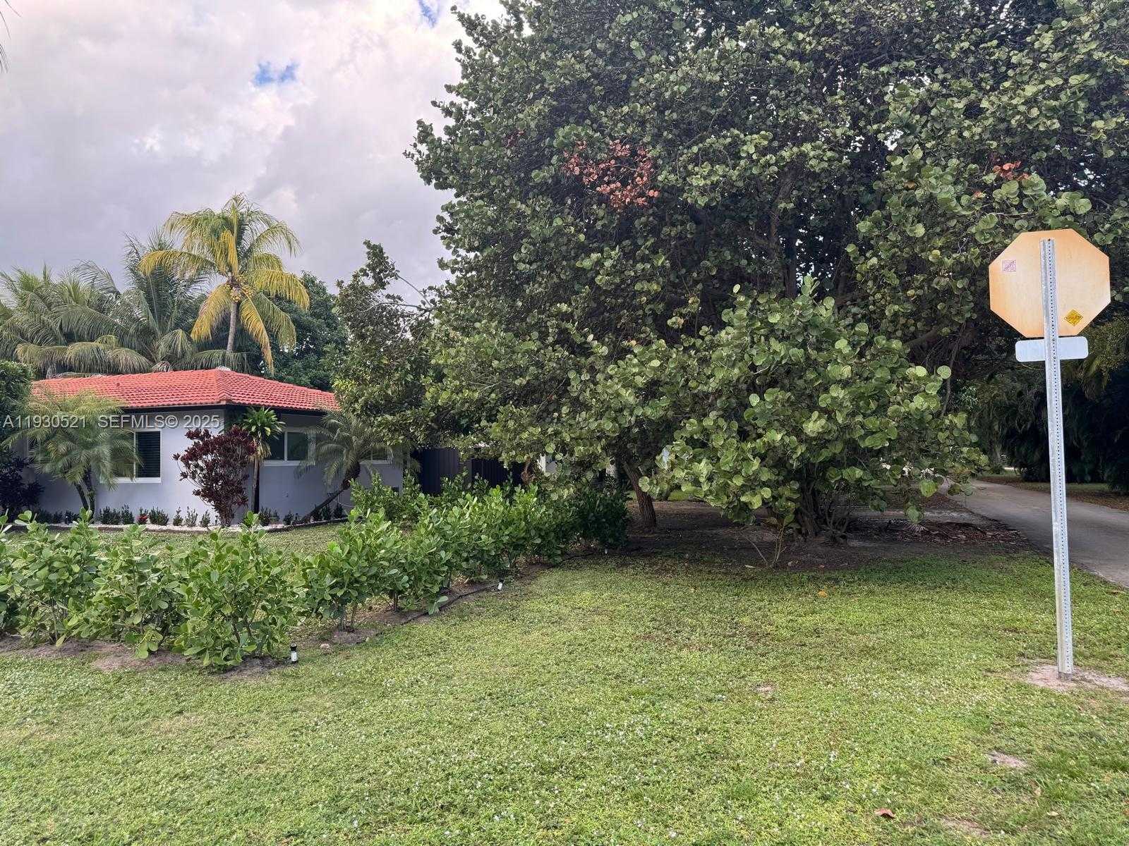 Small Image of 985 NORTH EAST 115TH ST, Biscayne Park Number 41