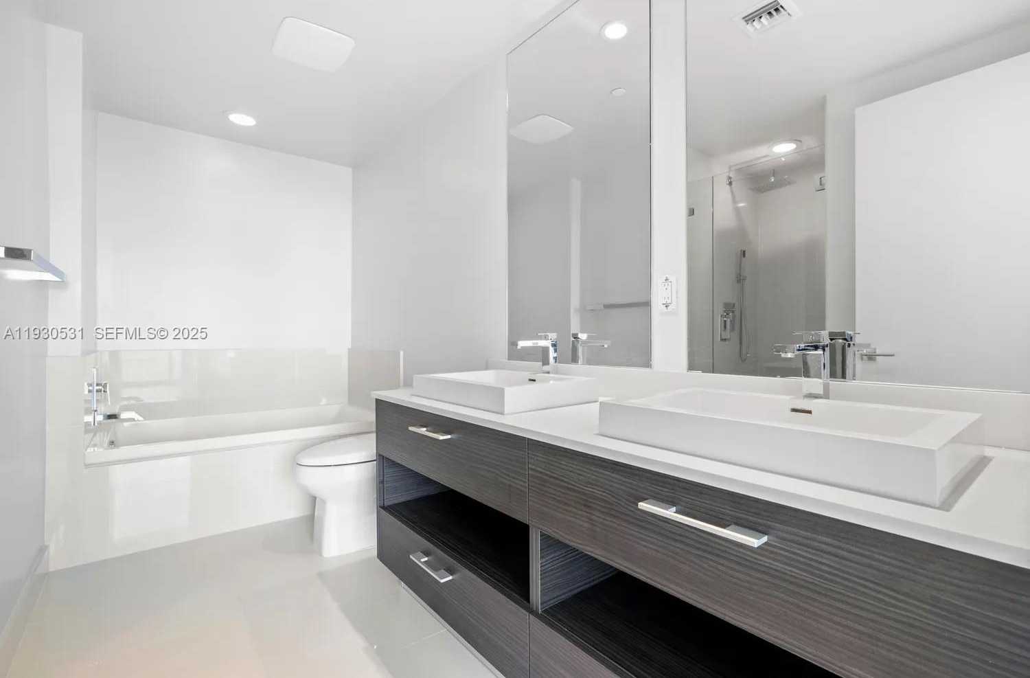 Small Image of 55 SOUTH WEST 9TH ST #3806, Miami Number 13