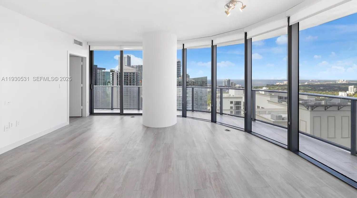 Small Image of 55 SOUTH WEST 9TH ST #3806, Miami Number 4