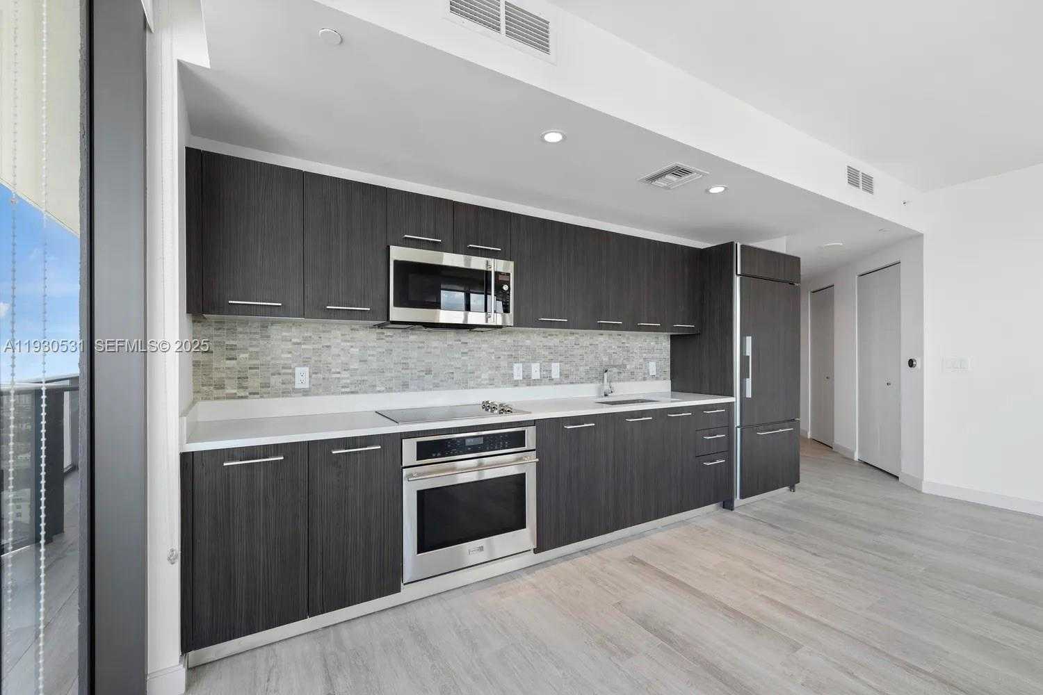 Small Image of 55 SOUTH WEST 9TH ST #3806, Miami Number 6