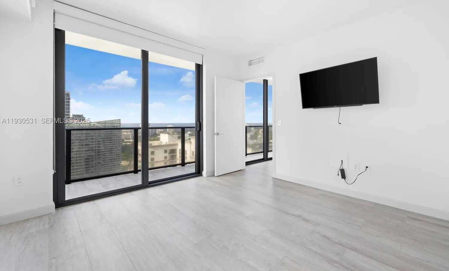 Small Image of 55 SOUTH WEST 9TH ST #3806, Miami Number 9