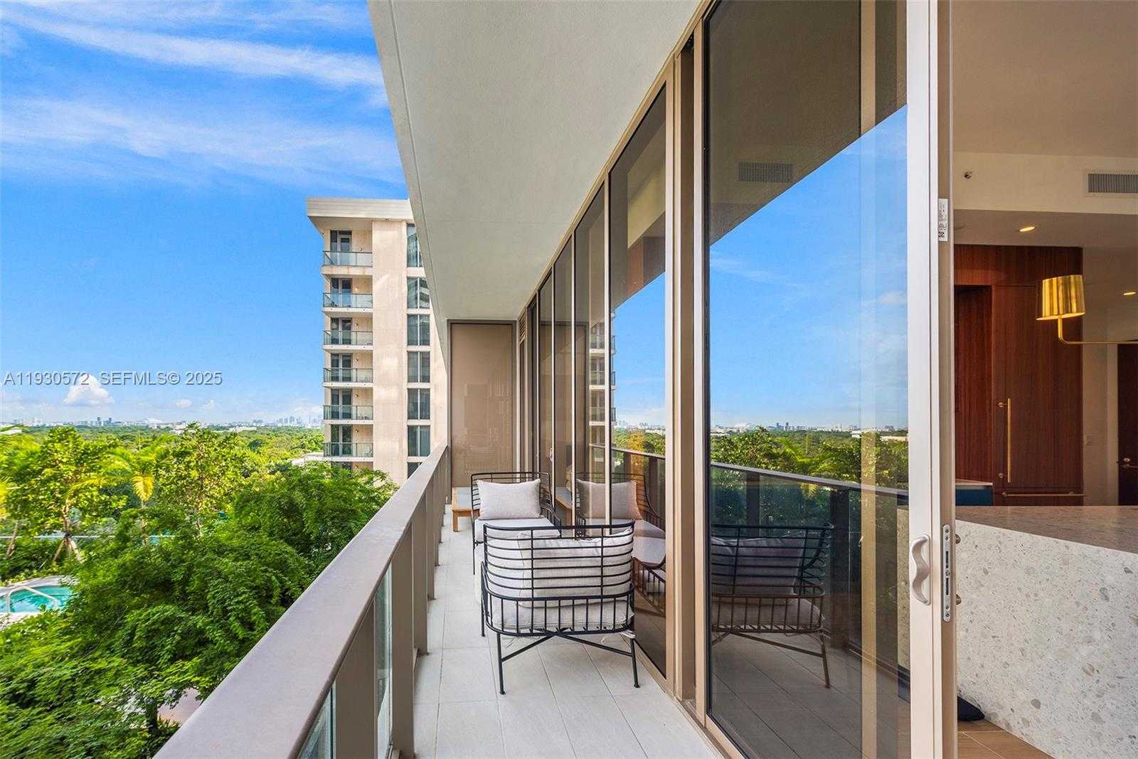 Small Image of 2655 SOUTH BAYSHORE DR #909, Miami Number 25