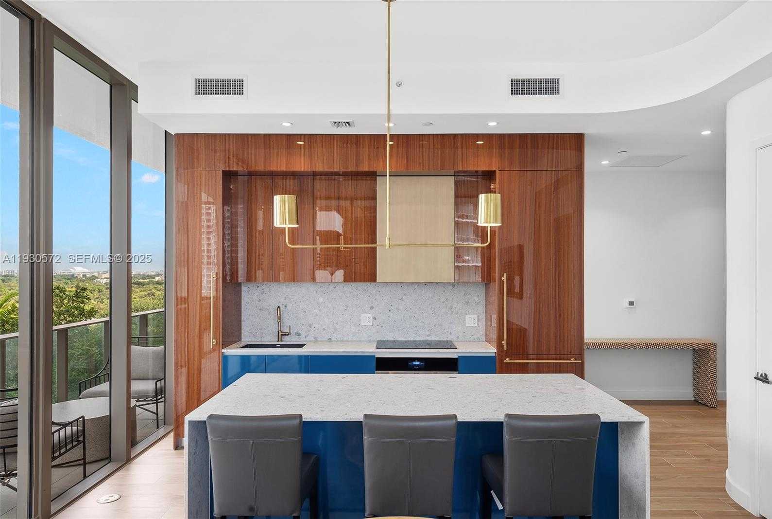 Small Image of 2655 SOUTH BAYSHORE DR #909, Miami Number 4