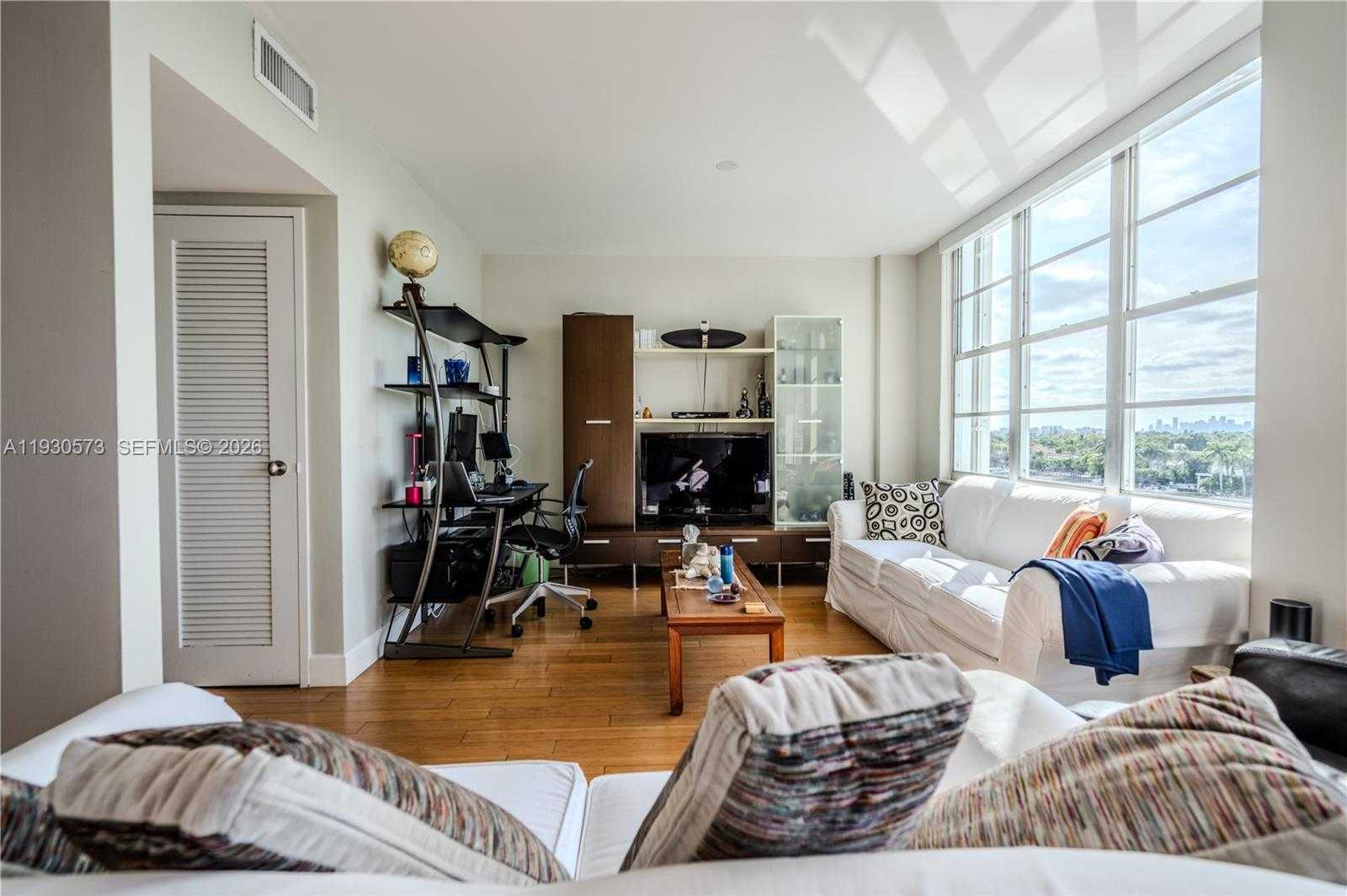 Small Image of 5700 COLLINS AVE #6H, Miami Beach Number 11