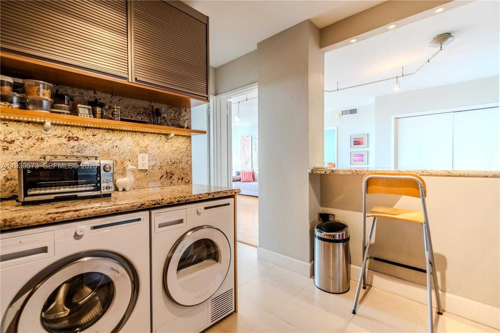 Small Image of 5700 COLLINS AVE #6H, Miami Beach Number 15