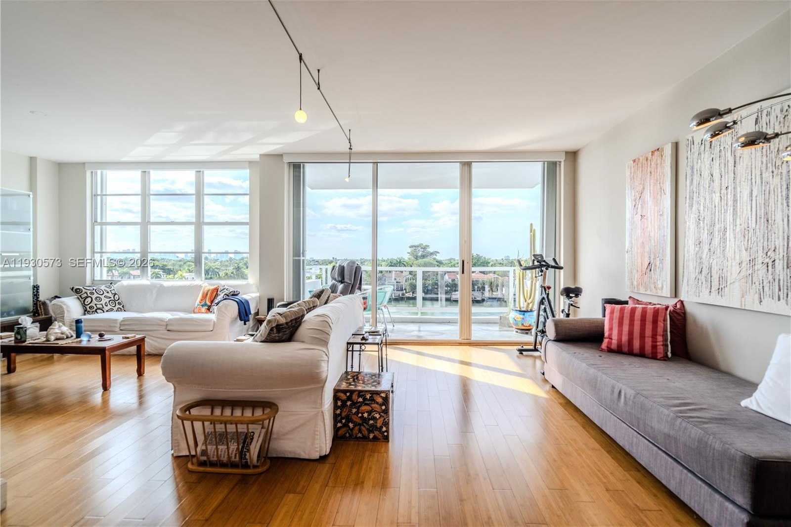 Small Image of 5700 COLLINS AVE #6H, Miami Beach Number 2