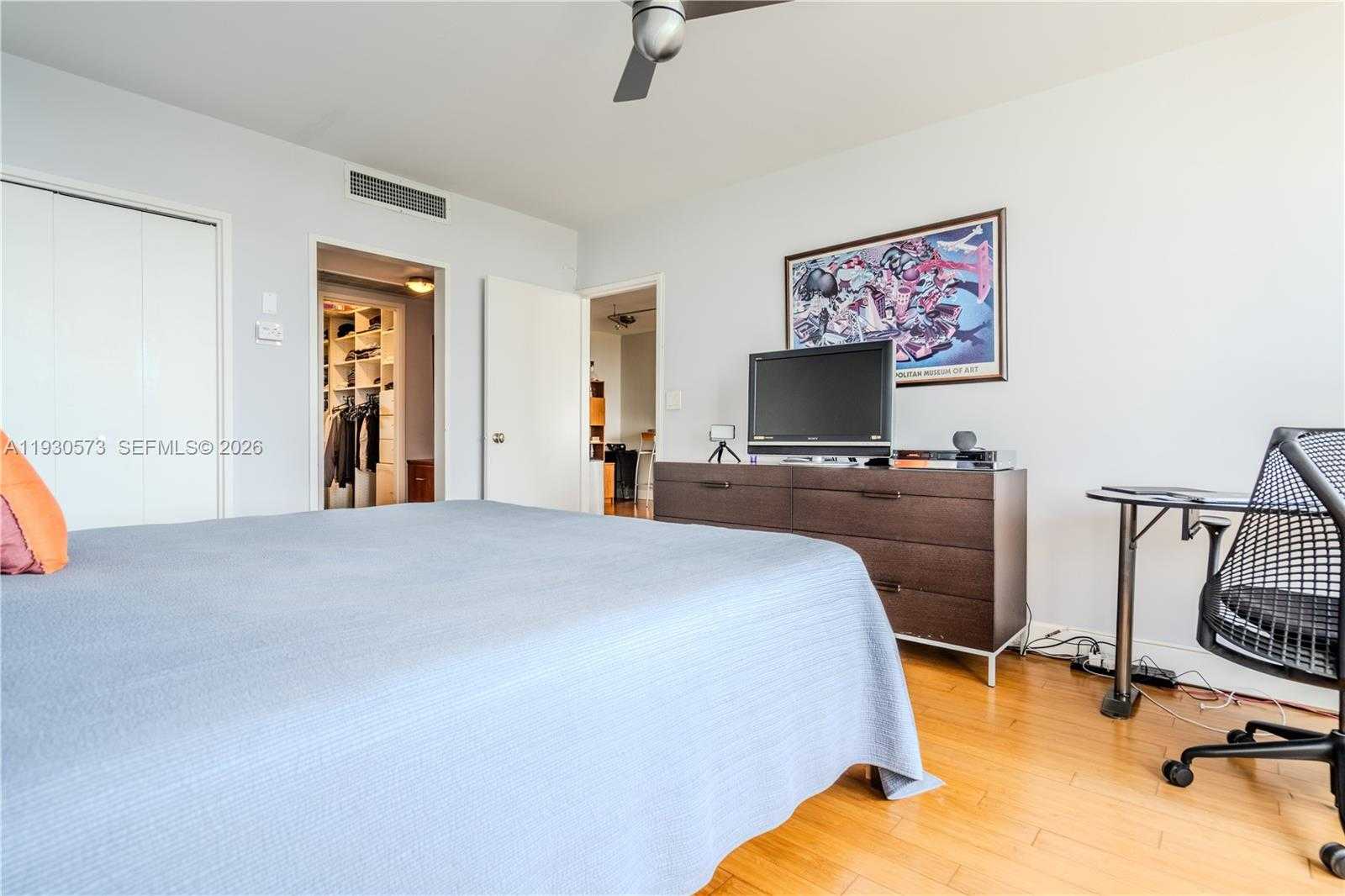 Small Image of 5700 COLLINS AVE #6H, Miami Beach Number 21