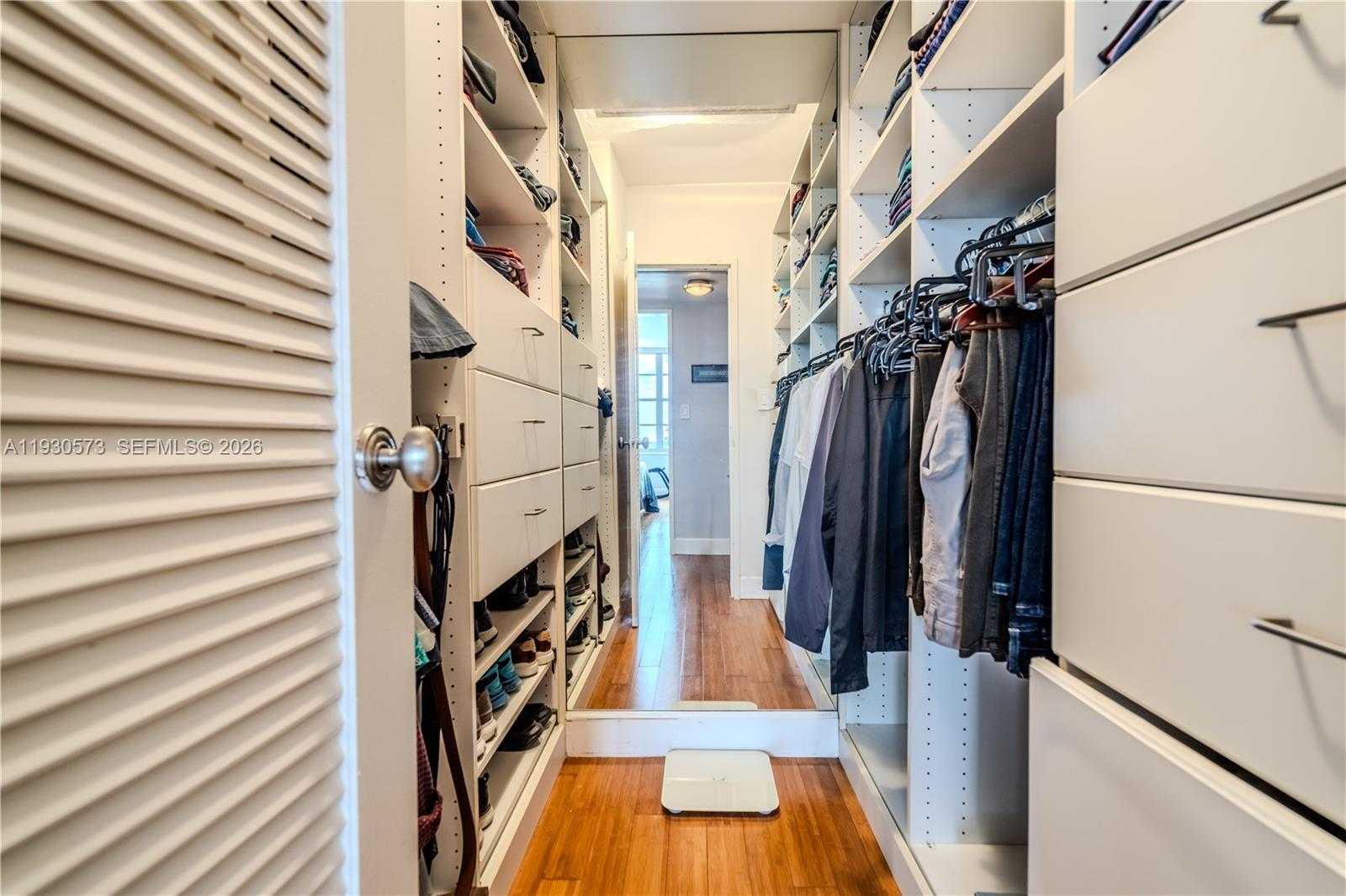 Small Image of 5700 COLLINS AVE #6H, Miami Beach Number 22