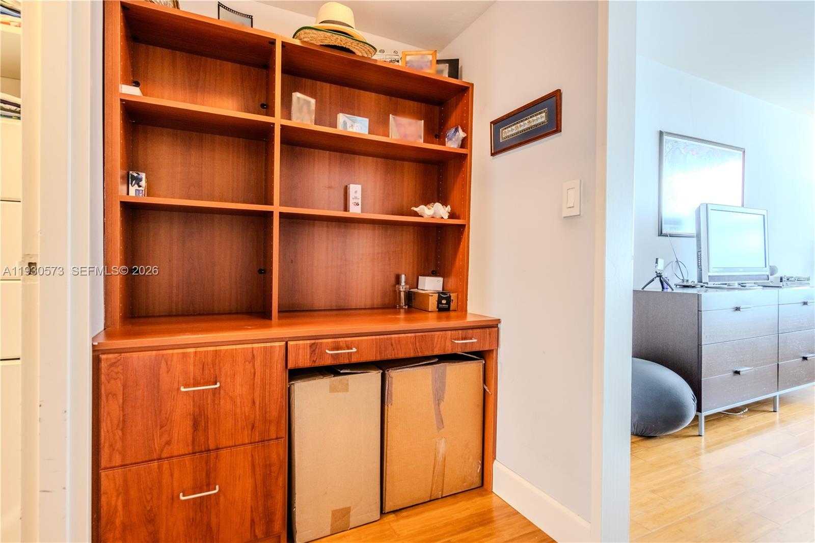 Small Image of 5700 COLLINS AVE #6H, Miami Beach Number 24