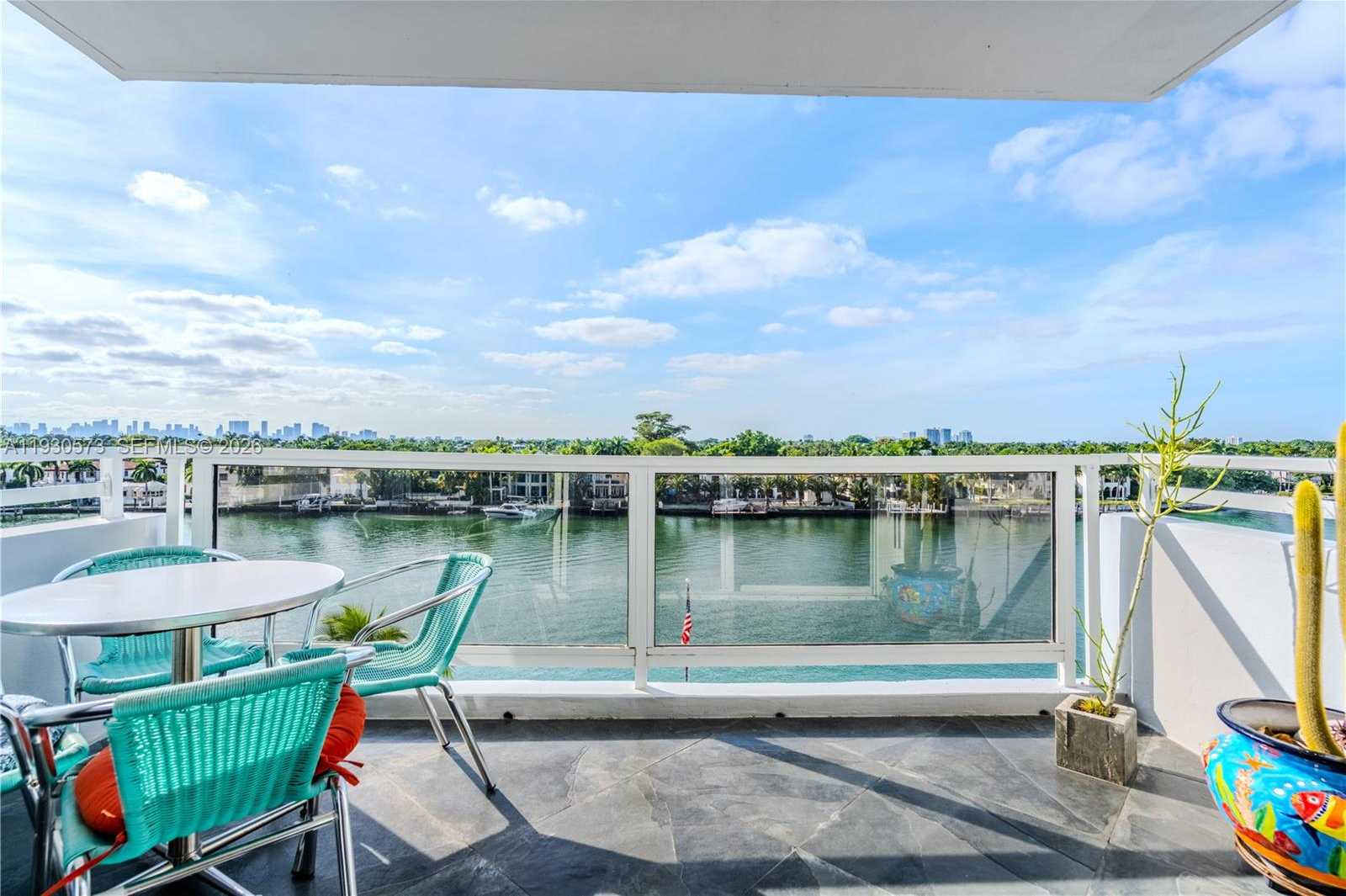 Small Image of 5700 COLLINS AVE #6H, Miami Beach Number 26
