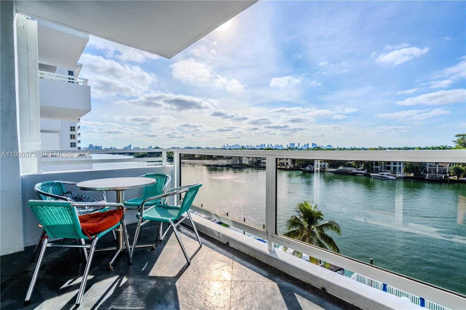 Small Image of 5700 COLLINS AVE #6H, Miami Beach Number 3