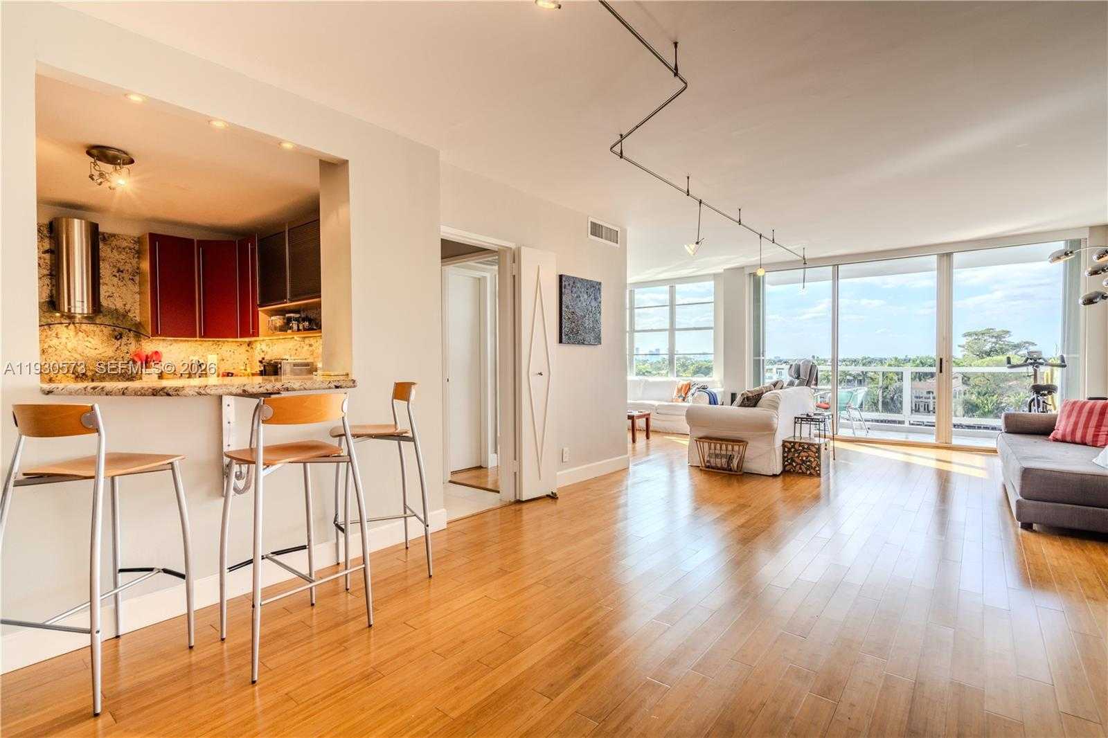 Small Image of 5700 COLLINS AVE #6H, Miami Beach Number 4