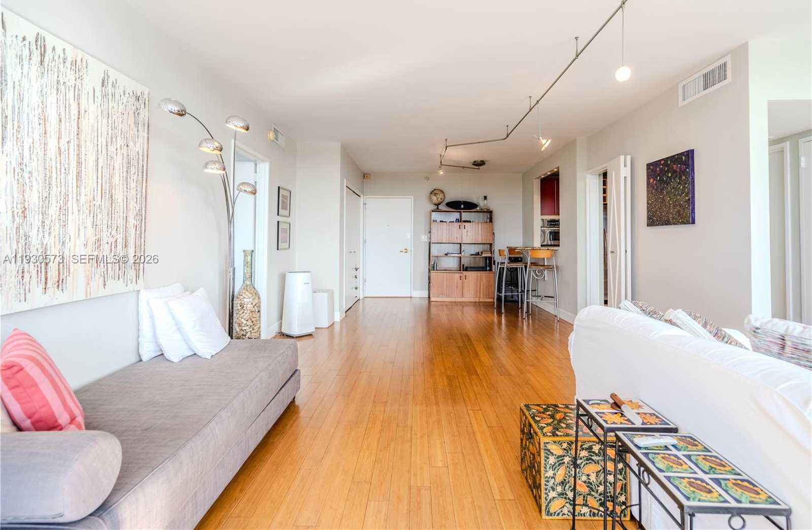 Small Image of 5700 COLLINS AVE #6H, Miami Beach Number 6