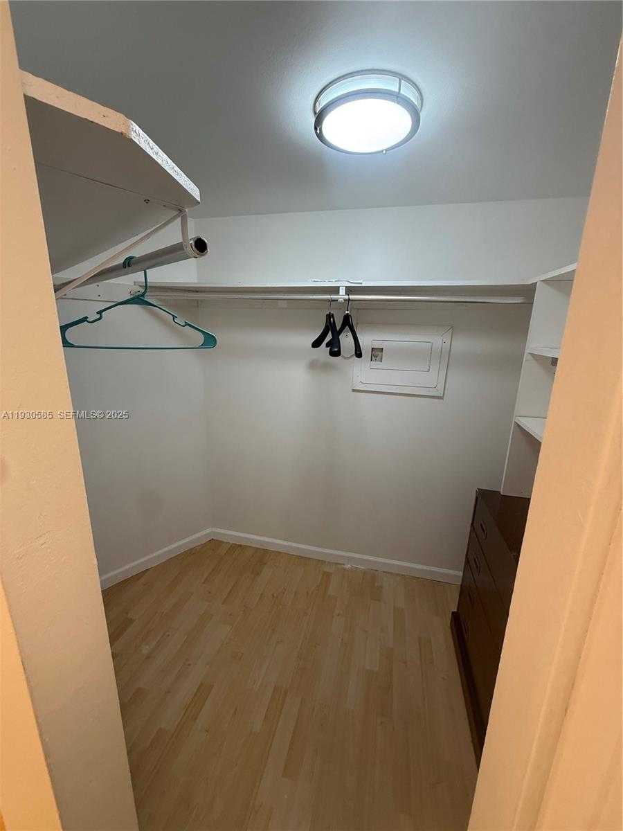 Small Image of 3475 NORTH COUNTRY CLUB DR #408, Aventura Number 12