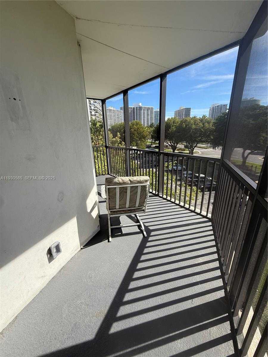Small Image of 3475 NORTH COUNTRY CLUB DR #408, Aventura Number 17