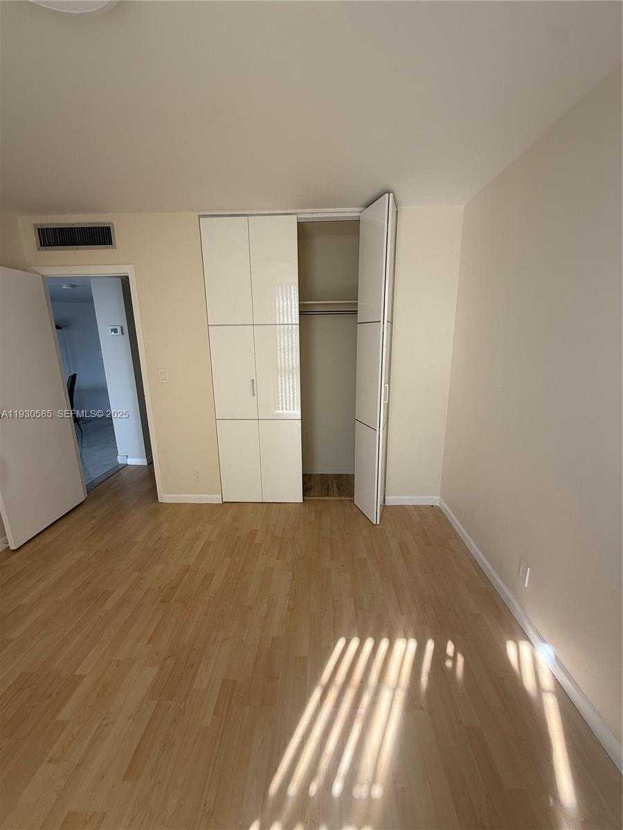 Small Image of 3475 NORTH COUNTRY CLUB DR #408, Aventura Number 20