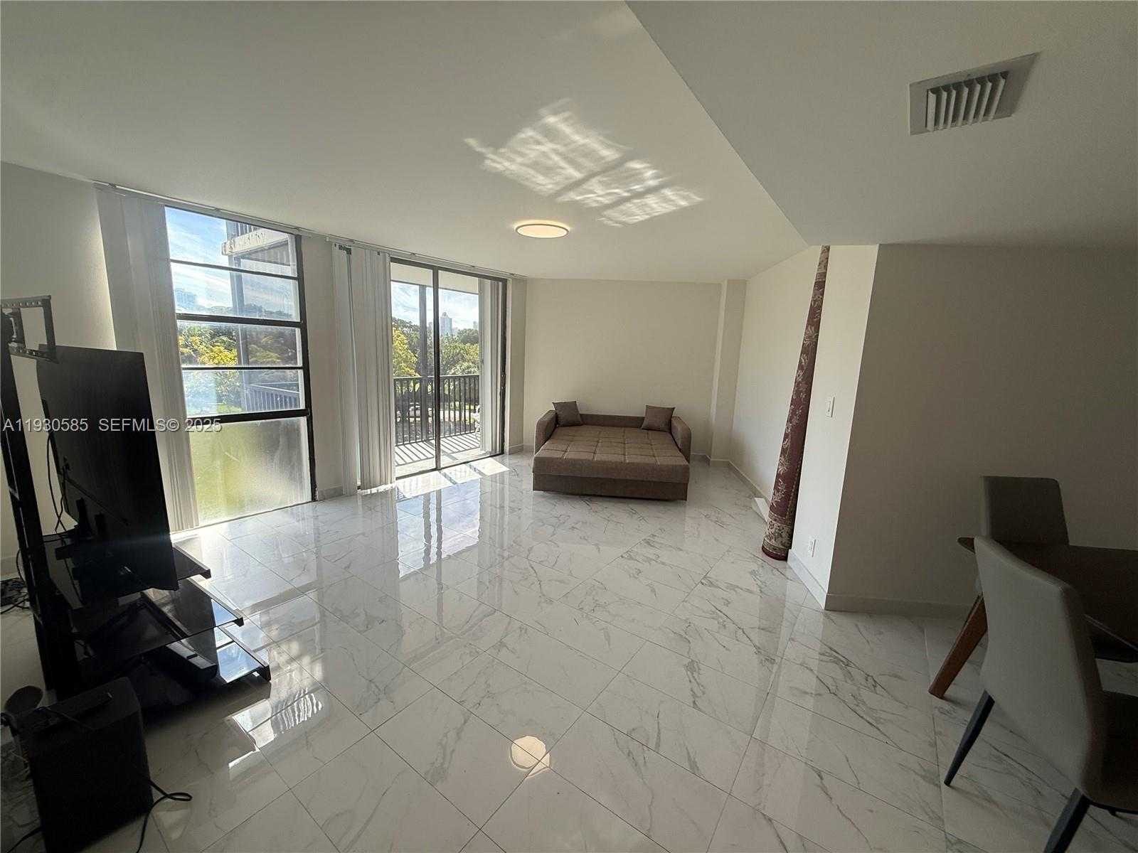 Small Image of 3475 NORTH COUNTRY CLUB DR #408, Aventura Number 3