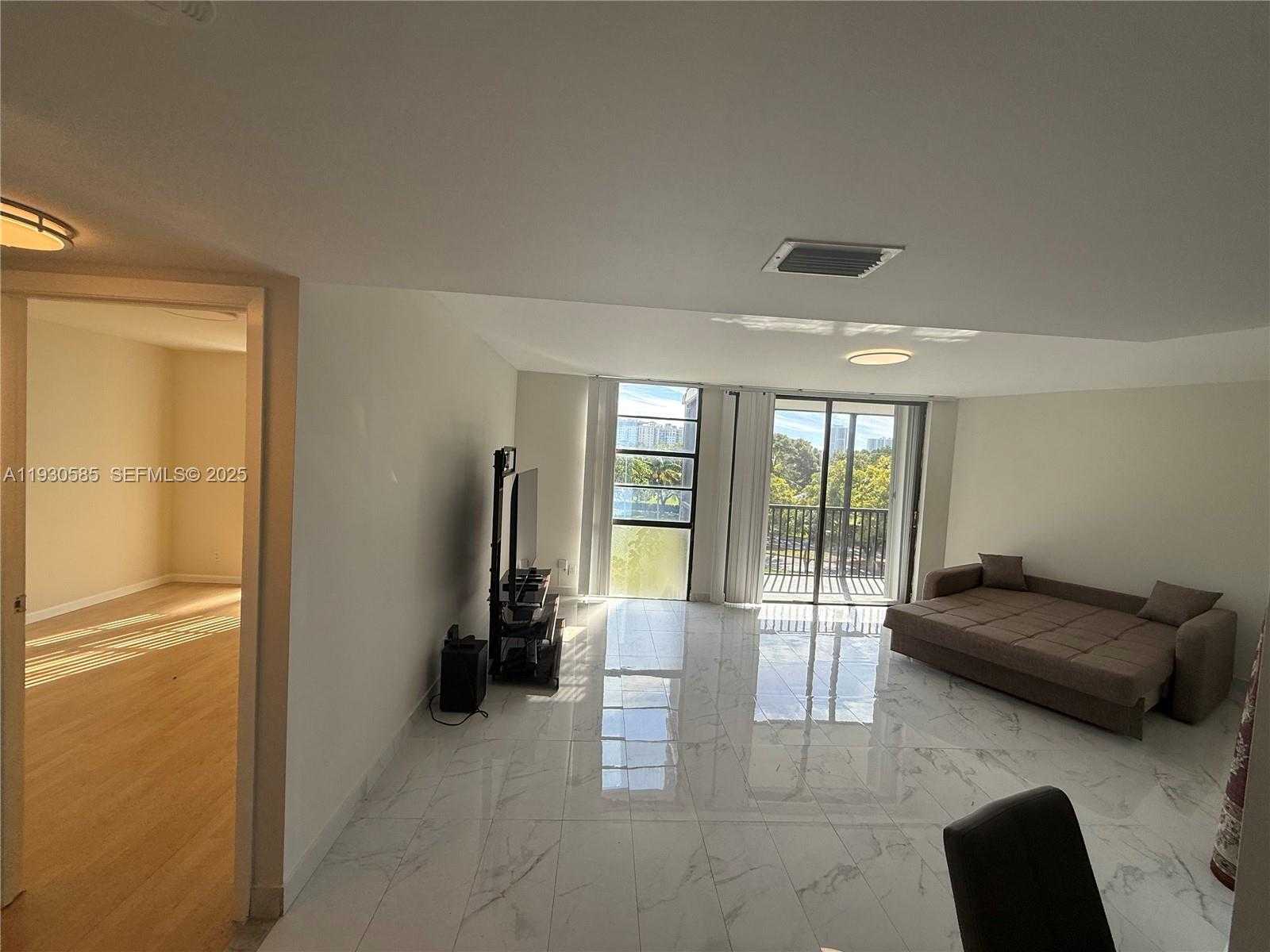 Small Image of 3475 NORTH COUNTRY CLUB DR #408, Aventura Number 5