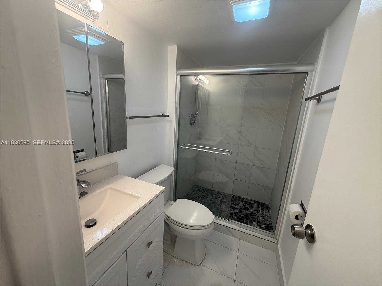 Small Image of 3475 NORTH COUNTRY CLUB DR #408, Aventura Number 7