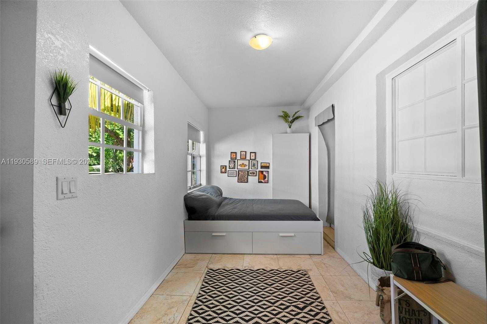 Small Image of 555 NORTH EAST 73RD ST, Miami Number 10