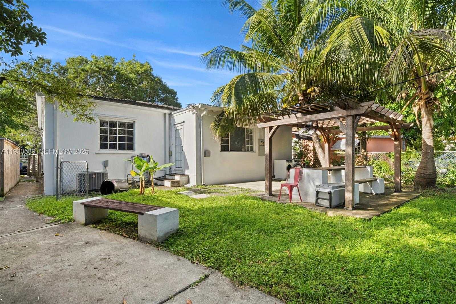 Small Image of 555 NORTH EAST 73RD ST, Miami Number 23