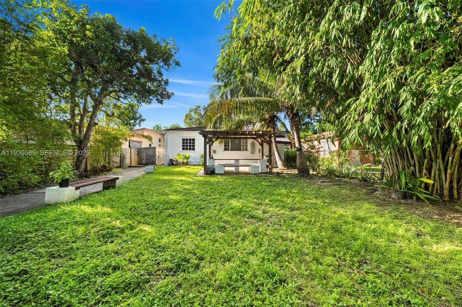 Small Image of 555 NORTH EAST 73RD ST, Miami Number 25