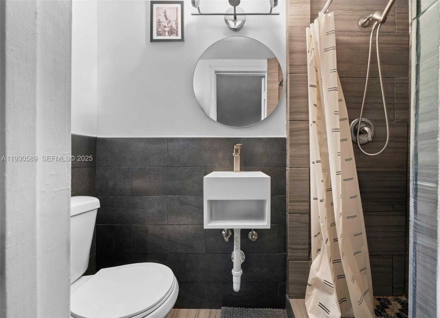 Small Image of 555 NORTH EAST 73RD ST, Miami Number 30