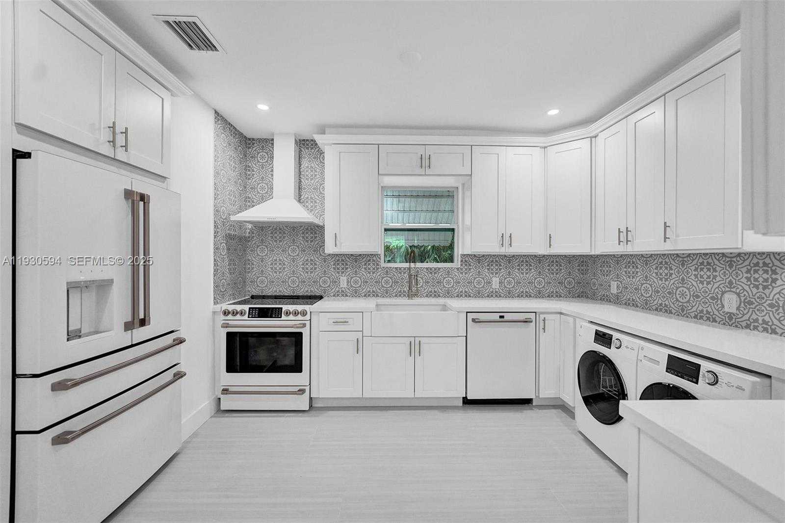 Small Image of 1430 MICHIGAN AVE, Miami Beach Number 12