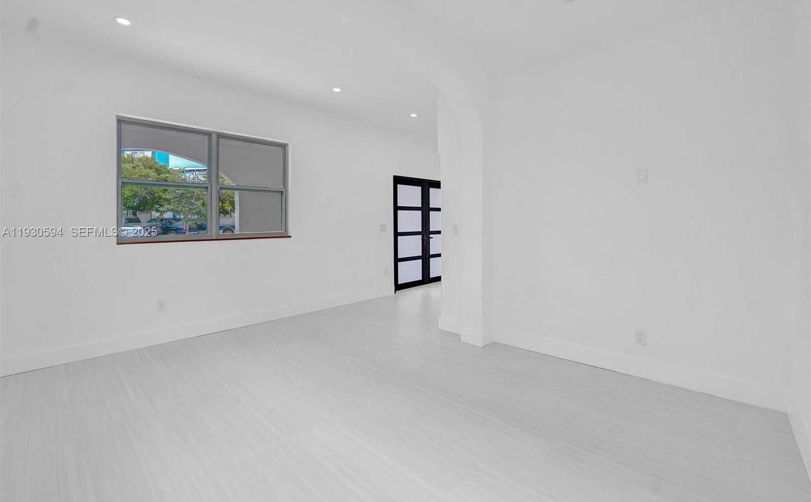 Small Image of 1430 MICHIGAN AVE, Miami Beach Number 16