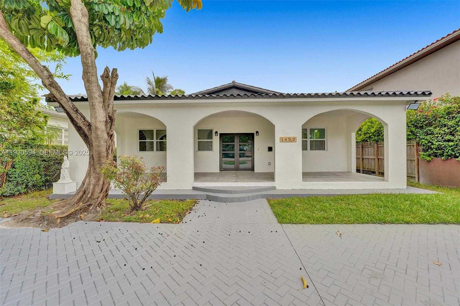 Small Image of 1430 MICHIGAN AVE, Miami Beach Number 2