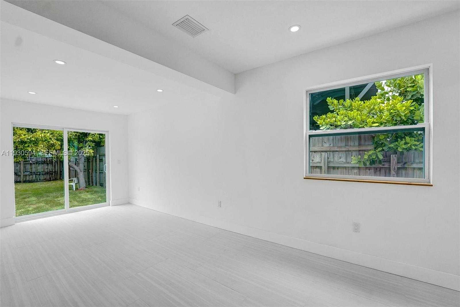 Small Image of 1430 MICHIGAN AVE, Miami Beach Number 24