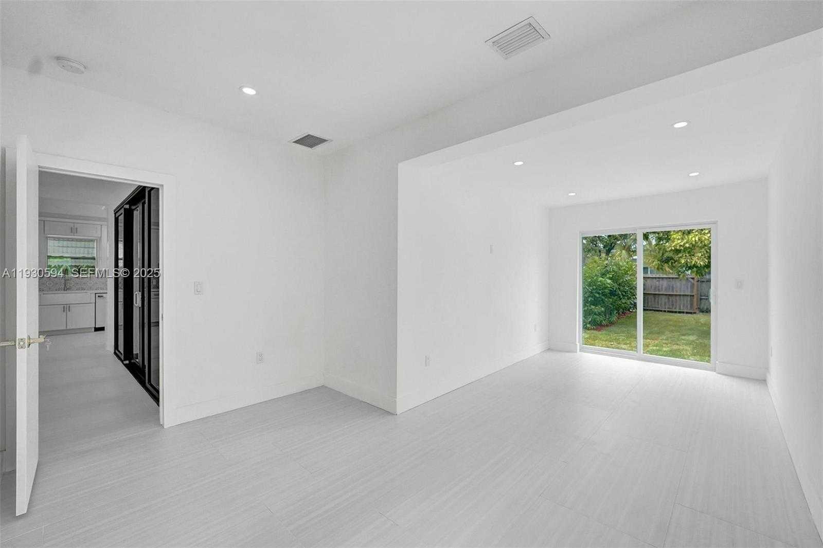 Small Image of 1430 MICHIGAN AVE, Miami Beach Number 27