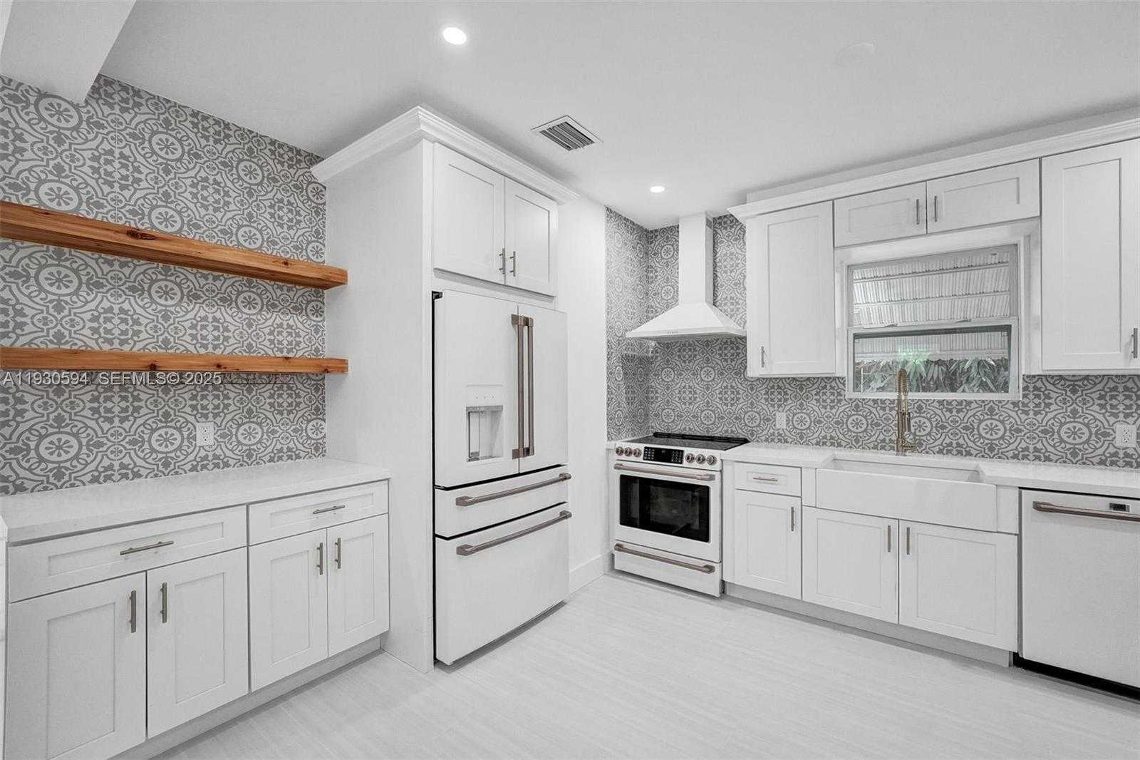 Small Image of 1430 MICHIGAN AVE, Miami Beach Number 3