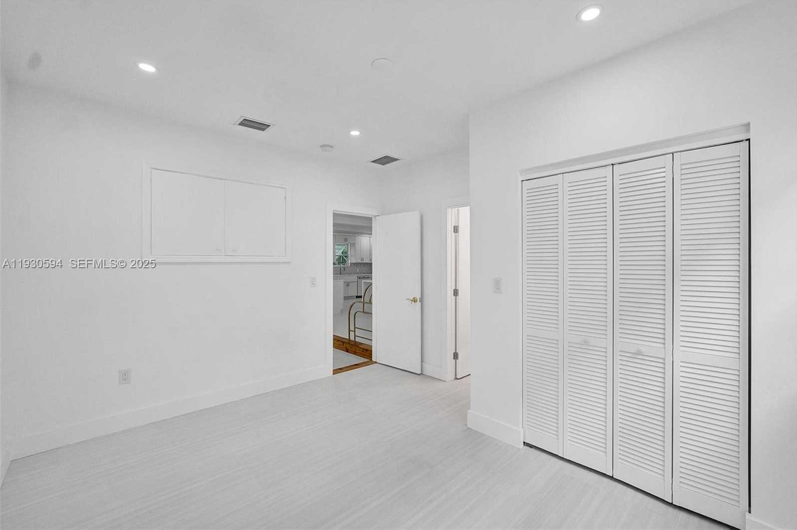 Small Image of 1430 MICHIGAN AVE, Miami Beach Number 37