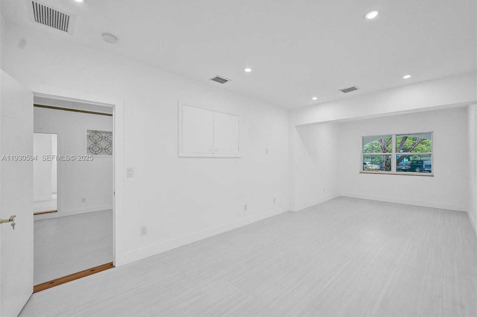 Small Image of 1430 MICHIGAN AVE, Miami Beach Number 39