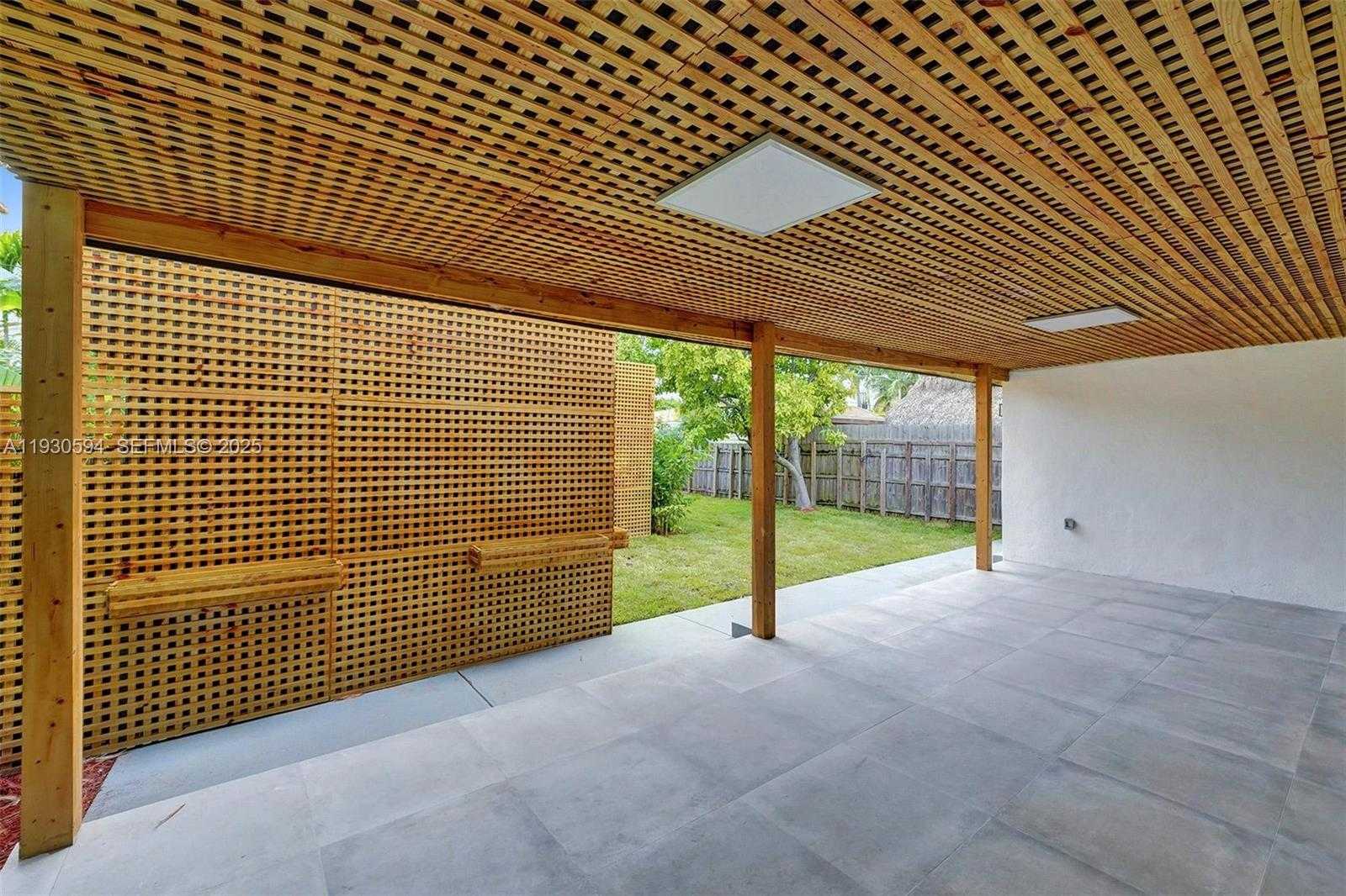 Small Image of 1430 MICHIGAN AVE, Miami Beach Number 41