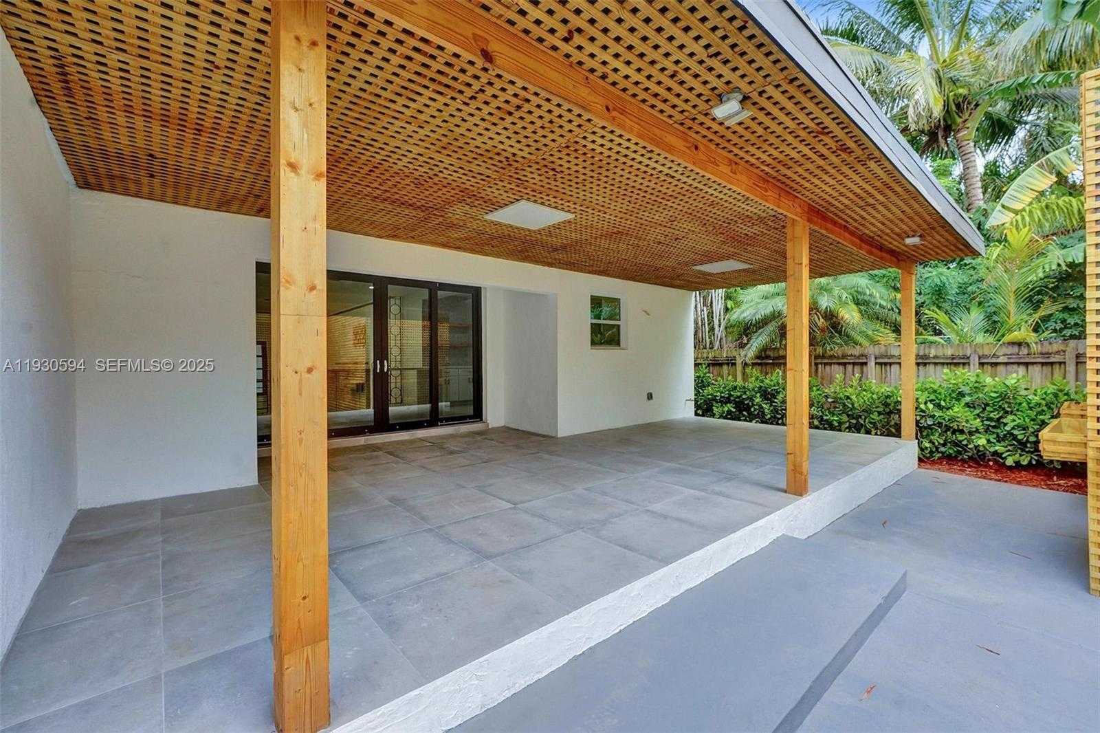 Small Image of 1430 MICHIGAN AVE, Miami Beach Number 45