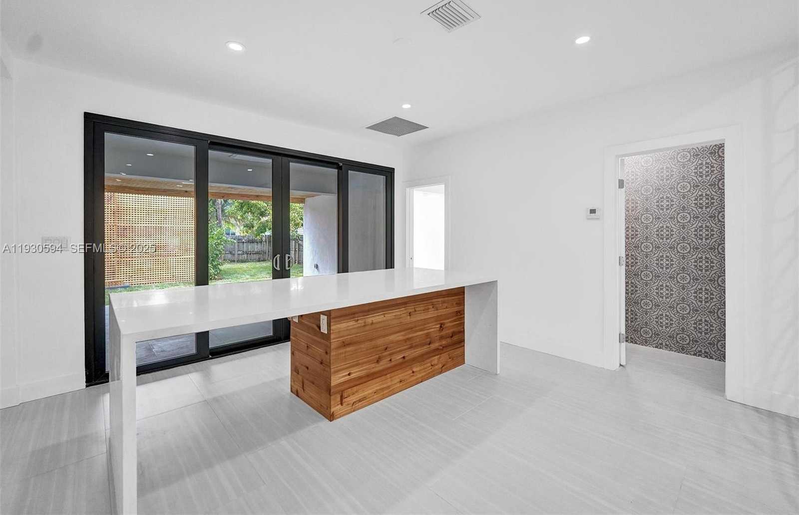 Small Image of 1430 MICHIGAN AVE, Miami Beach Number 9